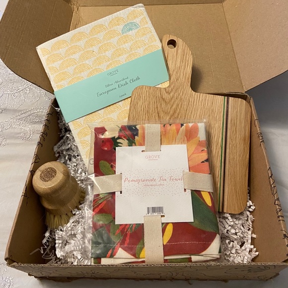 Other - NEW Earthlove Grove Kitchen gift box 🎁